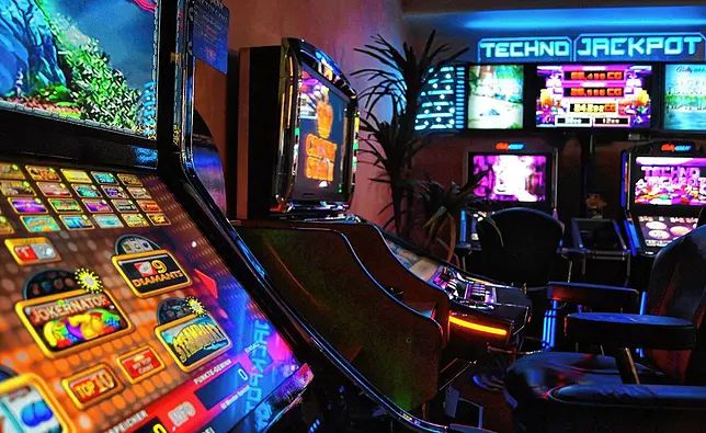 پاکستان میں Eagle Mountain Casino کا آن لائن کیسینو سیکشن کھولیں۔